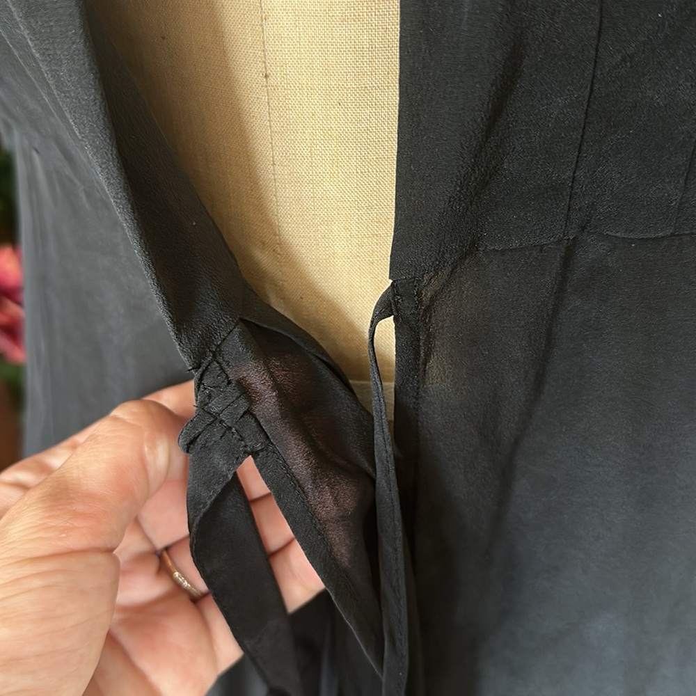 Black Silk Robe - Picture 4 of 6